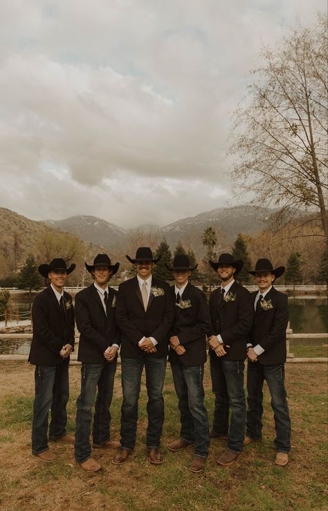 Western Wedding Color Themes, Groomsmen In Cowboy Hats, Western Groomsmen And Bridesmaid Attire, Dark Green Country Wedding, Cowboy Wedding Groomsmen, Groomsmen With Cowboy Hats, Country Tuxedo Wedding, Groomsmen Boots And Jeans, Western Groomsmen Photos