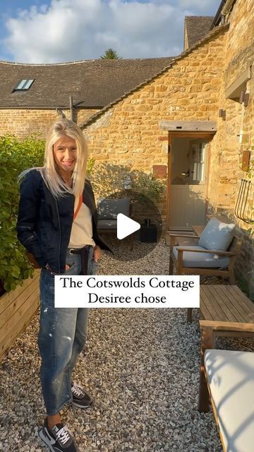 BELJAR HOME on Instagram: "🏴󠁧󠁢󠁥󠁮󠁧󠁿 If you could choose just one cottage in the Cotswolds for a much-needed holiday with your family, which one would you choose?  And why?  👩‍🦳 Here’s Des’ pick!  🙋‍♀️ Let us know what you think!  📽️ Part 1 of 2  📣 You can learn more about and book this cottage at this 🔗 bit.ly/cotswolds-cottage  #beljarhome #desireebastian #jamesbastian #cotswolds #cotswolds🏴󠁧󠁢󠁥󠁮󠁧󠁿 #travel #fashion #england🇬🇧 #uk #style #desireebag #cotswoldslife #cotswoldsuk #cotswoldstyle #cotswolds #littlerissington #cotswoldscottage #cotswoldshome #cotsworldshotel #cotswolds_culture" Holiday Cottage Interiors, Cotswold Cottage Interior, Cotswold Cottages, Choppy Bobs, Cotswold Company, Cotswold House, Cotswold Cottage, Cotswolds Cottage, Cotswolds England