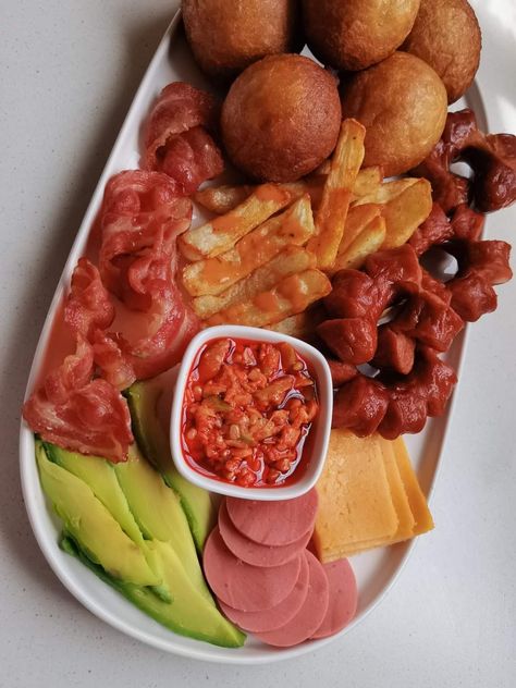 South African breakfast South African Finger Food Ideas, South African Breakfast Ideas, South African Breakfast, African Breakfast, Friday Meals, June Dump, South African Food, Healthy Food Chart, Foodie Lover