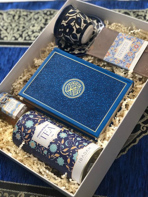 Umrah Gift Basket, Hajj Gifts Ideas, Umrah Mubarak Gift Ideas, Eid Presents Gift Ideas, Nikkah Gift Ideas, Eid Hampers Ideas, Islamic Gifts Ideas, Eid Gifts For Him, Ramadhan Gift