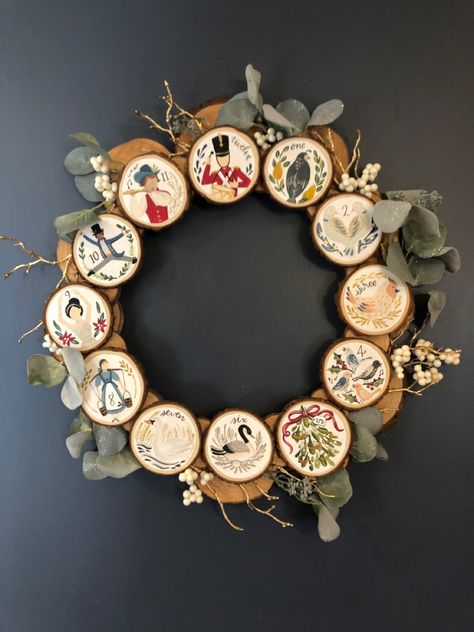 Hand Painted Christmas Wreath, 12 Days Of Christmas Wreath, 12 Days Of Christmas Ornaments Diy, Wood Slice Garland, Hand Painted Ornaments Wooden, Painted Wooden Christmas Ornaments, Hand Painted Wood Ornaments, Painted Wood Slice Ornaments, Painted Wood Slices