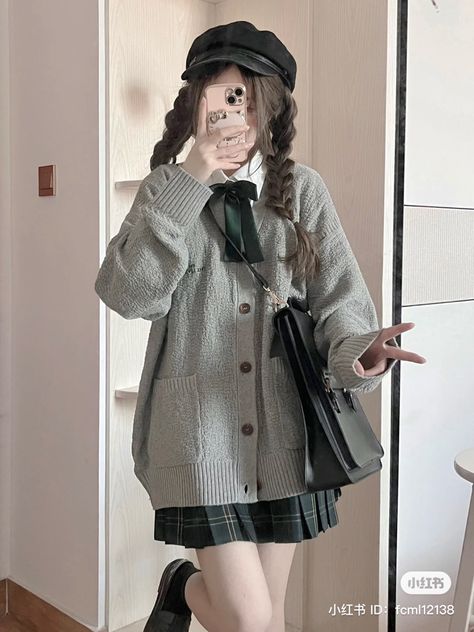 Japanese Outfits Casual, Preppy Kawaii, Kawaii Green, Student Uniform, Kawaii Fashion Outfits, Asian Outfits, Japanese Outfits, Fashion Mistakes, Tarzan