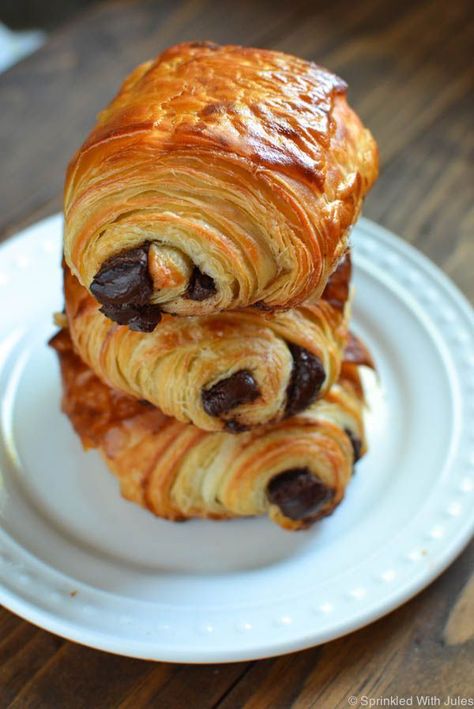 Chocolate Croissants (Pain Au Chocolat) Chocolate Croissants, Croissant Dough, Croissant Recipe, Chocolate Croissant, Fool Proof Recipes, Chocolate Filling, Pastry Recipes, Breakfast Brunch, Homemade Recipes