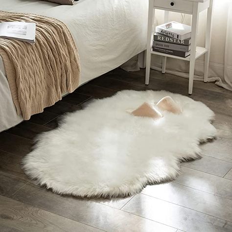 Amazon.com: MIULEE Luxury Super Soft Fluffy Area Rug Faux Fur Sheepskin Rug Decorative Plush Shaggy Carpet for Bedside Sofa Floor Nursery 3 x 5 Feet, White : Everything Else Fur Rug Bedroom, White Rug Bedroom, White Fluffy Rug, White Fur Rug, Rug Room Decor, Fluffy Rugs, Plush Rugs, Fuzzy Rug, Faux Sheepskin Rug