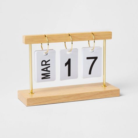 Perpetual birthday calendar