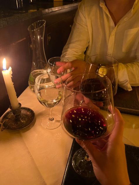 Italian Restaurant Date Aesthetic, Italy Date Aesthetic, Romantic Dinner Restaurant, Dinner Boyfriend, Liquor Snapchat, Dinner Date Aesthetic, Romantic Italy, Bar Wedding Reception, Life In Italy