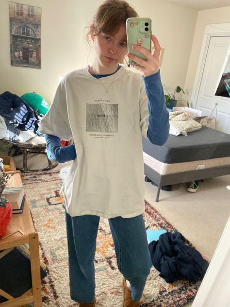 comfy warm outfit, big overzised tshirt, layered shirts, cozy clothes, timeless, graphic tshirt Layered Shirts Aesthetic, Big Tshirt Aesthetic, Layered T-shirt, Big Tshirt Outfits, Overzised Tshirt, Layered Tee Outfit, Tshirt Winter Outfit, Layering White Shirt, How To Style Baggy Tshirts