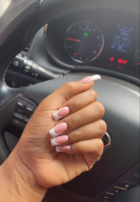 3d Croc French Tip Nails, White French Croc Nails, Short Croc Acrylic Nails, Short White Croc French Tip Nails, Medium Croc Nails, Short White Croc Nails, Pink Croc Nails Short, Pink Base White Tip Nails, Short Croc Nail Design