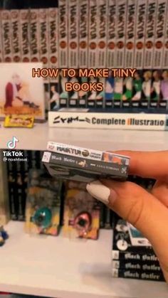 How To Make Mini Manga Book, Tiny Book Tutorial, Mini Manga Tutorial, Tiny Book Diy, Haikyuu Diy Crafts, Diy Tiktok Crafts, Diy Mini Book Tutorials, Anime Crafts Diy Paper, Anime Decor Diy