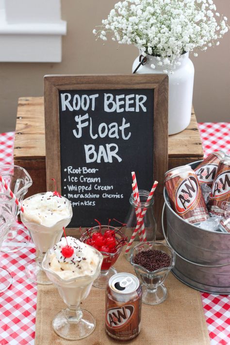 Root Beet Float Bar Ice Cream Party Idea. Perfect Summer Treat! #ad Banana Split Bar, Root Beer Float Bar, Wedding Food Bars, Beer Ice Cream, Graduation Party Desserts, Graduation Party Foods, Sundae Bar, Graduation Party Planning, Beer Float