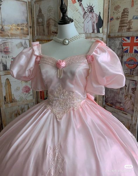 Pink Royalty Aesthetic Dress, Pink Princess Dress Fairytale, Pink Fantasy Dress, Princesscore Outfits, Pink Princess Dress, Pink Ball Gown, Quinceanera Dresses Pink, Pretty Quinceanera Dresses, Old Fashion Dresses