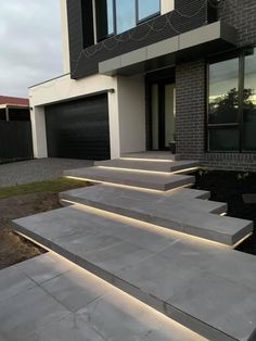 How To Make Fantastic Floating Outdoor Steps Modern Steps Entrance, Modern Front Yard Steps, Modern Landscape Edging Ideas, Concrete Landing And Steps, Front Porch Ideas Stairs, Modern Exterior Stairs, Modern Front Stairs Entrance, Concrete Front Stairs, Front House Stairs Entrance