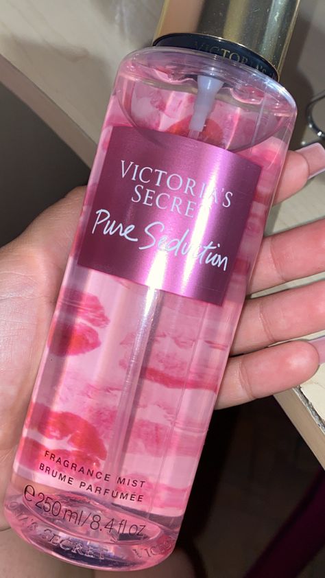 Victoria Secret Perfume Body Spray, Perfume Victoria Secret, Profumo Victoria Secret, Koleksi Makeup, Victoria Secret Body Spray, Victoria's Secret Perfume, Alat Makeup, Pure Seduction, Perfume Body Spray