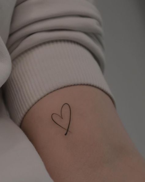 Messy Heart Tattoo, Dainty Heart Tattoos For Women, Fine Line Heart Tattoo Wrist, Small Heart Outline Tattoo, Delicate Heart Tattoo, Heart Tattoo Unique, Line Tattoo Heart, Heart Tattoo Fine Line, Fineline Heart Tattoo