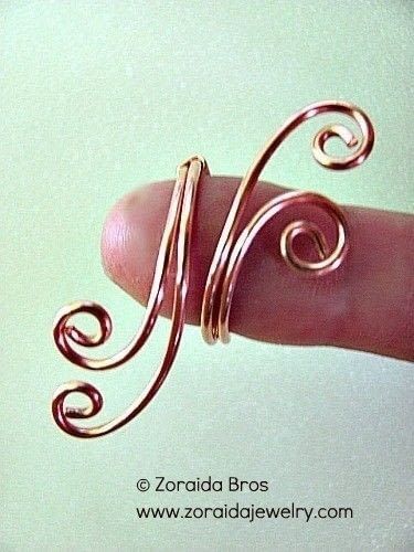 Easy Adjustable Spiral Ring Tutorial · How To Make A Wire Swirl Ring · Jewelry on Cut Out + Keep Adjustable Rings Diy, Wire Rings Tutorial Easy, Wire Rings Tutorial, Diy Wire Jewelry Rings, Wire Tutorials, Wire Jewelry Rings, Wire Wrapping Diy, Spiral Ring, Ring Tutorial