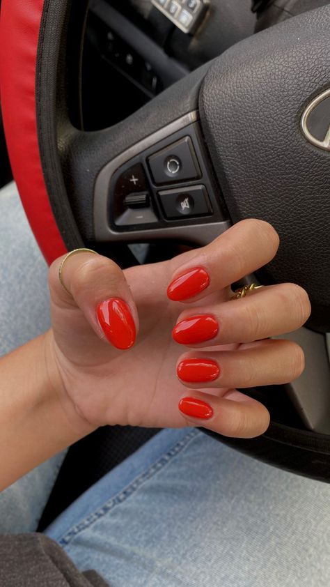 Red Nails Outfit Summer, Bright Florida Nails, Red Nails Vacation, Red Nails For Light Skin, 2024 Spring Nails Almond, Orange Red Nails Summer, Short Red Orange Nails, Cajun Red Nails, Orange Red Almond Nails