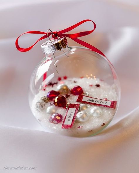 Clear Glass Ornaments, Christmas Ornaments Gifts, Cute Christmas Gifts, Noel Christmas, Ornament Crafts, Glass Christmas Ornaments, Homemade Christmas, Xmas Crafts, Ball Ornaments