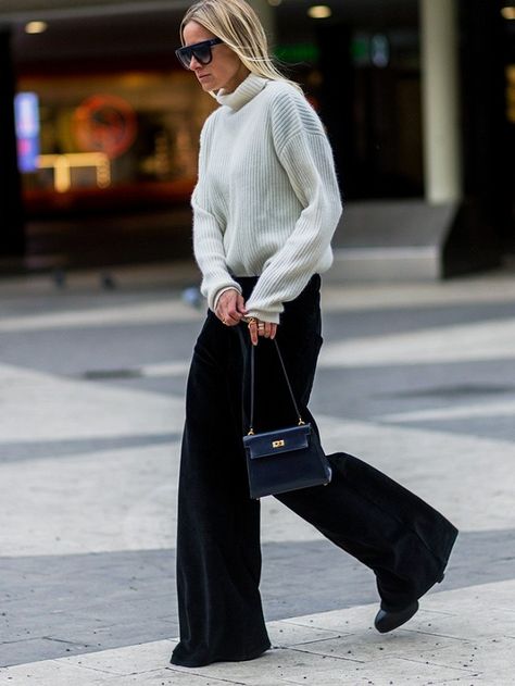 Stockholm Fashion Week: slouchy monochrome separates. Scandinavian Street Style Winter, Swedish Winter Outfits, Scandi Chic Fashion, Norwegian Style Fashion, Swedish Fashion Women, Swedish Style Fashion, Danish Style Fashion, Stockholm Autumn, Scandi Style Fashion