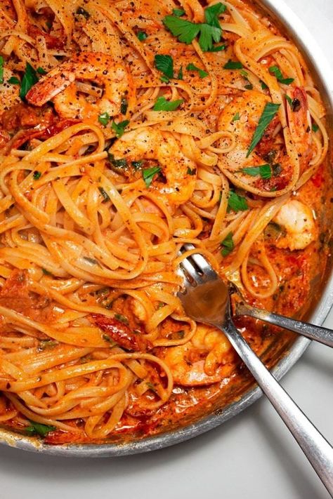 Tomato Vodka Sauce, Seafood Ideas, Pasta Alla Vodka, Shrimp Pasta Recipe, Vodka Sauce Pasta, Pasta With Shrimp, Tomato Pasta Recipe, Seafood Pasta Recipes, Alla Vodka