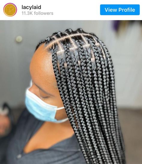 Here's How Long Your Box Braids Can Last, According to Their Size Med Knotless Box Braids Long, Medium Size Twist Braids, Box Braids Parting, Box Braids Medium Length, Braids Parting, Box Braids Sizes, Medium Size Braids, Small Box Braids Hairstyles, Black Box Braids