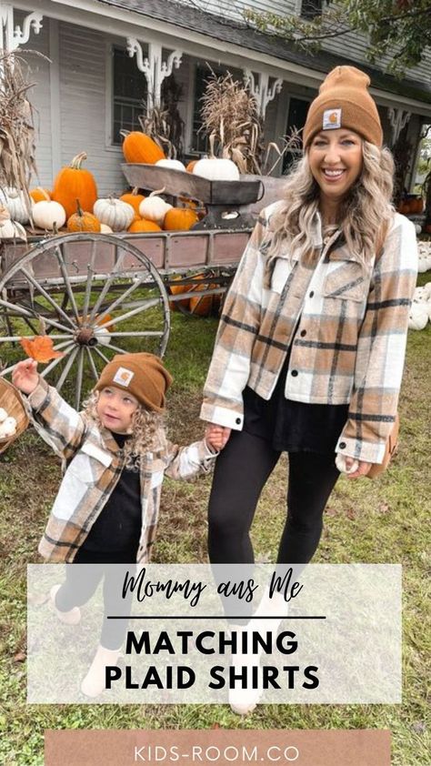 Mom Daughter Outfits, Mommy Daughter Outfits, Mom And Daughter Matching, Pumpkin Patch Outfit, Plaid Shirts, Girls Fall Outfits, Foto Tips, Mommy And Me Outfits, Fall Photoshoot