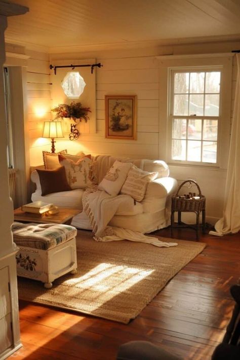 20 Cozy Cottage Core Living Room Decor Ideas » Lady Decluttered Cottage Small Living Room, Cottage Core House Interior, Small Cottage Living Room, Small Living Room Ideas Apartment, Small Cottage Interiors, Cottage Core Living Room, Cozy Cottage Living Room, Cottagecore Inspiration, Cottage House Interior