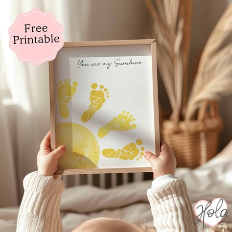 Baby Footprint Flower Pot, Baby Art For Grandparents, Footprint Crafts For Grandma, Baby Feet Fall Craft, 6 Month Footprint Art, 4 Month Old Crafts, Newborn Feet Crafts, Baby Handprint Ornament Paint, Diy Baby Gifts For Grandparents