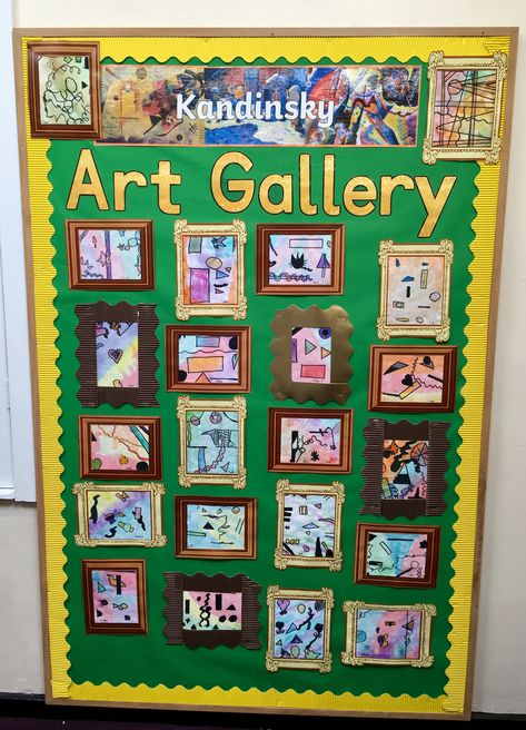 Classroom Art Work Display, Preschool Art Board Display, Gallery Wall Bulletin Board, Student Art Wall, Art Wall Display Classroom, Art Gallery Classroom Display, Museum Bulletin Board, Art Gallery For Preschool, Students Art Work Display