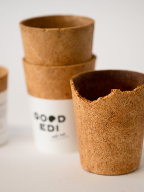 Edible Coffee Cup Recipe, Edible Coffee Cup, Sustainable Coffee Packaging, Coffe Packing Ideas, Coffee Cup Packaging, Eco Coffee Cup, Edible Packaging, Biscuit Cups, Edible Cups