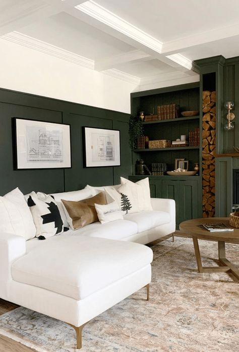 Dark Green Living Room, Green Accent Walls, Dark Green Walls, Accent Wall Colors, Green Walls, Living Room Green, Green Rooms, Living Room Inspo, A Living Room