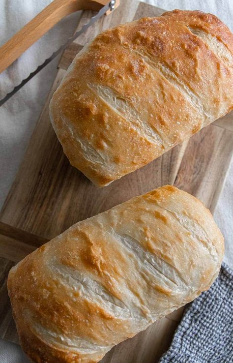 Make this amazingly easy true sourdough sandwich bread. This sandwich bread is flight, fluffy and so soft. Its flavor is amazing. Sourdough Sandwich Bread With Honey, Best Sourdough Sandwich Bread, Sourdough Sandwich Bread No Sugar, Soughdough Sandwich Bread, The Real Sourdough Mom 8 Hour, Plain Sourdough Bread, Real Sourdough Mom, Soft Sourdough Recipes, Soft Crust Sourdough Bread