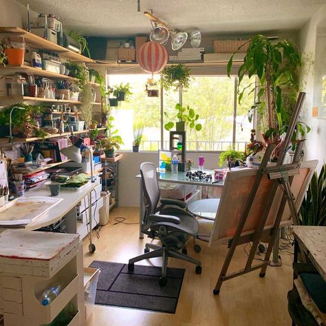 Studios Apartment Ideas, Mini Art Studio, Art Studio Ideas, Dream Art Room, Small Art Studio, Paint Studio, Art Studio Space, Diy Interior Decor, Art Studio Room