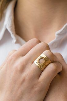 Sun Ring, Rings Aesthetic, Celine Daoust, Jewelry Inspo, Dream Jewelry, Pretty Jewellery, Light Yellow, Cute Jewelry, Jewelry Inspiration