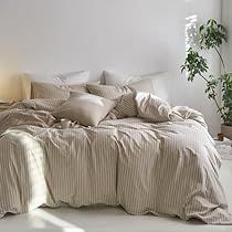 Bed Comforter Sets Amazon, Cream Bed Set, Vintage Scandinavian Bedroom, Bedding Sets Cozy, Gray Striped Bedding, Sheets For Bed, Comfy Bedrooms, Textured Comforter, Striped Bed