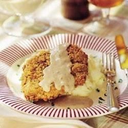 Chicken Fried Steak (the crushed saltine crackers I think are really what make it) Chicken Fried Steak Recipe, Southern Living Recipes, Deep Fried Appetizers, Baked Steak, Country Fried Steak, Country Fried, Deep Fried Food, Fried Steak, Chicken Fried Steak