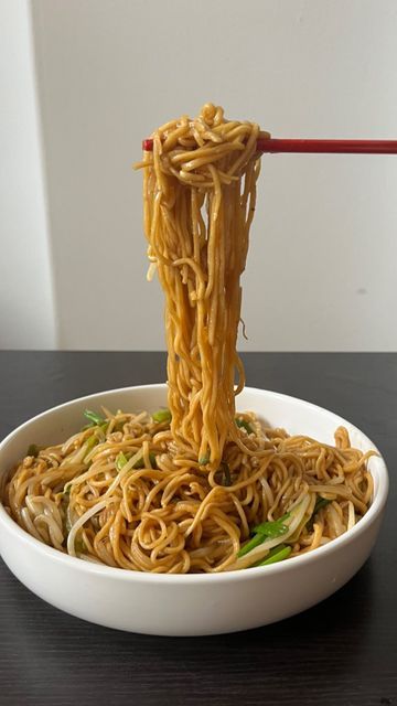 Noodles Images, Longevity Noodles, Fresh Egg Noodles, Yellow Noodles, Konjac Noodles, Fresh Egg, Types Of Noodles, Pot Noodle, The Noodle