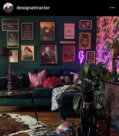 Maximalist Living Room, Maximalist Interior Design, Salon Suites, Dark Home Decor, Dark Home, Maximalist Decor, Ideas Living Room, Apartment Decor Inspiration, Home Design Ideas