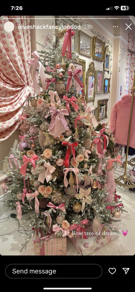 Baby Girl Nursery Christmas Tree, Simple Pink Christmas Tree, Loveshackfancy Christmas Tree, Christmas Tree Maximalist, Pink Christmas Fireplace, Pink Christmas Front Porch, Pink Tree Decorations Decorating Ideas, Love Shack Fancy Christmas Decor, Loveshack Fancy Christmas