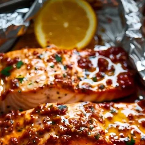 Whole Grain Mustard, Honey Mustard Salmon, Salmon In Foil, Garlic Honey, Mustard Salmon, Honey Salmon, Salmon Fillet, 2024 Recipes, Butter Honey