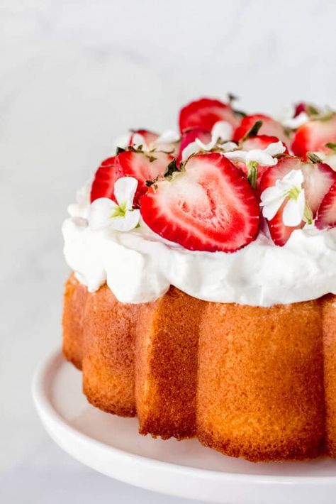 Tres Leches Bundt Cake, Cakes For Occasions, Sour Cream Bundt Cake, Smoked Old Fashioned, Easter Bundt Cake, Classic Birthday Cake, The Best Cake Recipes, Tres Leches Cake Recipe, Awesome Desserts