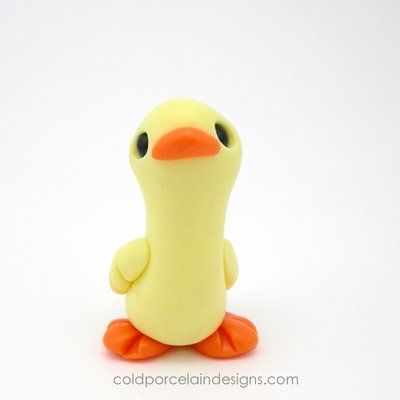 baby pato porcelana fria fimo Duck Polymer Clay, Duck Clay Art, Funny Clay Ideas, Clay Goose, Polymer Clay Duck, Clay Duck, Cold Porcelain Clay, Sculpey Clay, Play Clay