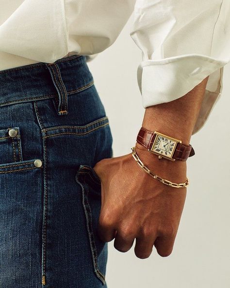 Spiff Magazine on Instagram: “The gold bracelet & the Tank. Style. —— #cartiertank #menswear #mensweardaily #clasicmenstyle #classicmenswear #mensfashion #mensblog…” Nyc Autumn, Birkin Mom, Male Aesthetic, Tank Watch, Classy Outfits Men, Tank Outfit, Men's Vintage Watch, Cartier Tank, Foto Ideas Instagram