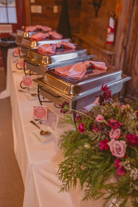 Food Table Buffet Ideas, Party Food Trays Buffet Tables, Beautiful Buffet Displays, Party Buffet Table Ideas Decor, Food Buffet Set Up, Catering Decorations Buffet Tables, Buffet Set Up Wedding, Catering Display Wedding, Food Setup For Party Buffet Tables