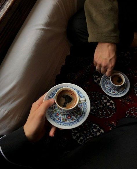 étoile Coffee Obsession, Coffee Aesthetic, Aesthetic Coffee, Academia Aesthetic, Turkish Coffee, The Secret History, Coffee Cafe, Photo Inspo, Aesthetic Photo