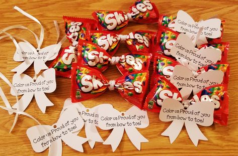 Cheer Valentines, Cheerleading Party Favors, Healthy Cheer Snacks, Cheer Buddy Gifts Ideas, Cheer Candy Gifts Cute Ideas, Pageant Goodie Bag Ideas, Cheer Little Sister Gifts Ideas, Cute Cheer Gifts Diy, Cheer Party Favors