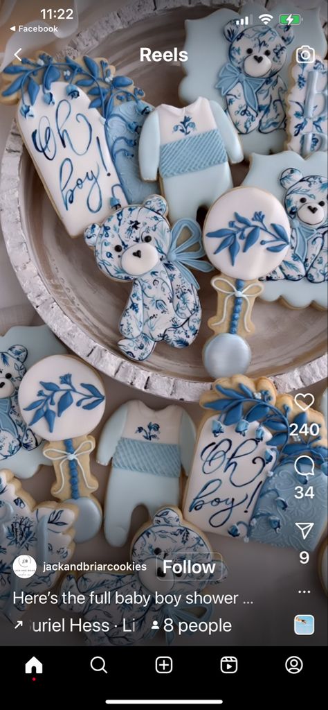 Rattle Cookies Decorated, Rattle Cookies, Baby Shower Sugar Cookies, Floral Cookies, Baby Boy Bear, Royal Icing Sugar, Best Apple Pie, Cookies Theme, Crazy Cookies