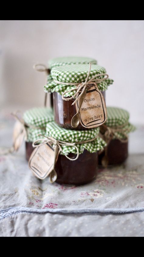 my #homemade #onion #marmalade Canning Gifts, Jam Wedding Favors, Jam Packaging, Beeswax Candles Diy, Jam Gift, Diy Food Gifts, Jar Packaging, Dessert In A Jar, Jar Decor