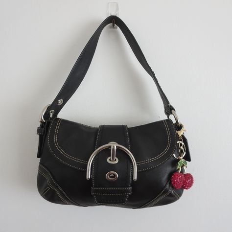 Y2k 2006 Coach black leather mini soho bag 🖤 New without tags Dm for additional pictures $180 shipped #vintagecoach #fall #pinterest #fallaesthetic #fallinspo Coach Purse Vintage, Coach Bags Black, Black Bag Aesthetic, 90s Bags, Coach Soho Bag, Coach Vintage Bag, Coach Bag Outfit, Black Mini Purse, Fall Pinterest