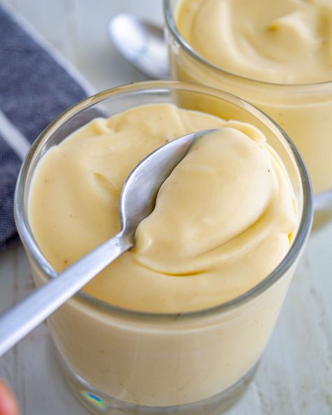 This old fashioned butterscotch pudding is a sweet treat you can’t get enough of! This scratch-made pudding is smooth and creamy with a rich butterscotch flavor. Served either cold or warm, this recipe is ready in just 30 minutes and makes a perfect snack or dessert for the whole family. Pudding Homemade, Haystacks Recipe, Chocolate Lasagna Recipe, Warm Desserts, Gelatin Recipes, Chocolate Lasagna, Custard Pudding, Homemade Pudding, Butterscotch Pudding