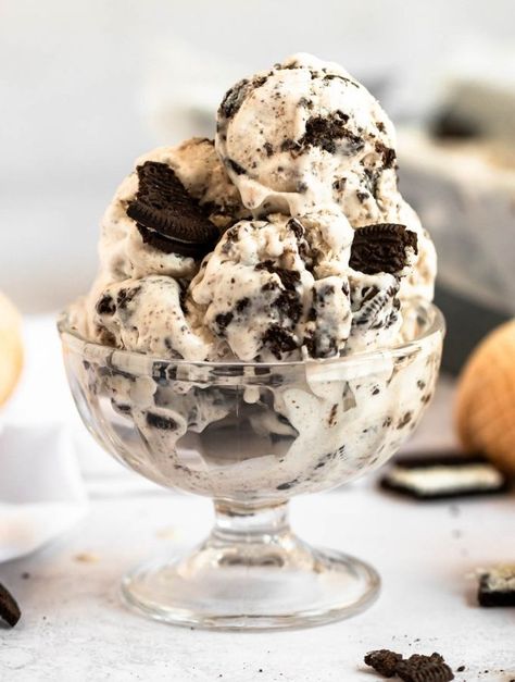 Cake Aesthetic Design, Cake Pictures Aesthetic, Ice Cream Snap, Ice Cream No Churn, Cookies And Cream Ice Cream, Oreo Stuffed Chocolate Chip Cookies, Ice Cream Scooper, Oreo Ice Cream, Cream Ice Cream